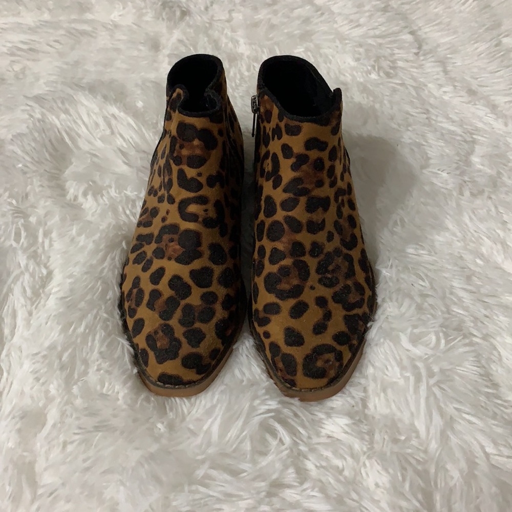 Leopard print ankle boots